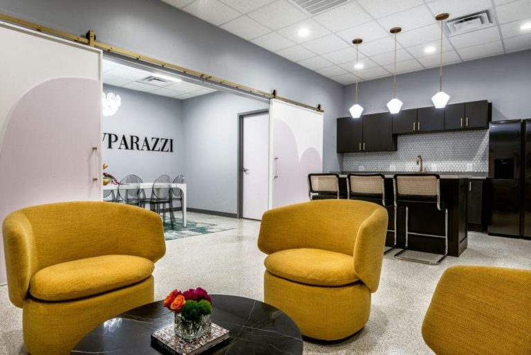 Lodging at West Dog Boarding Edmond OK Pawparazzi Resort